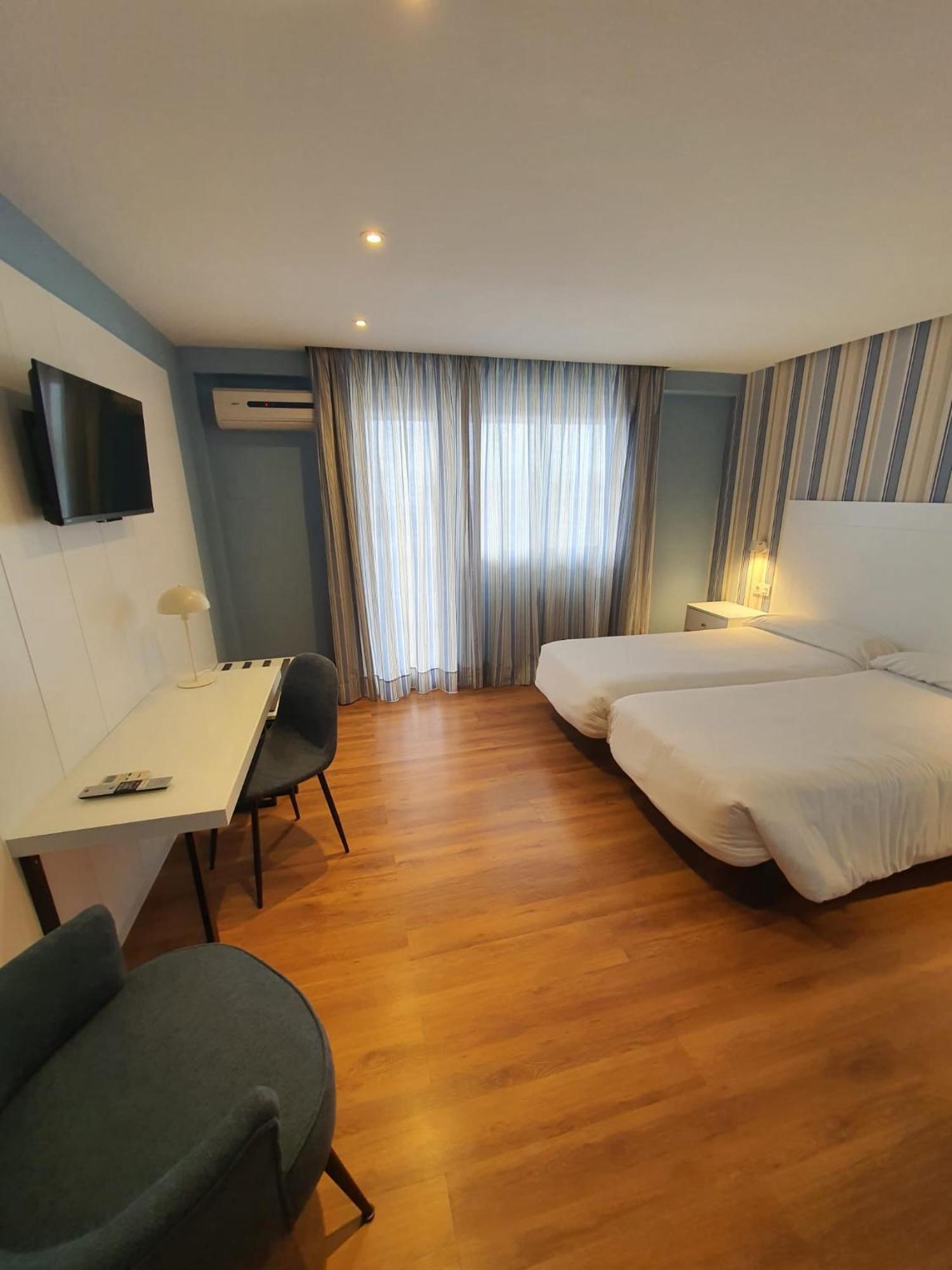 La Barracuda Hotell Torremolinos Exteriör bild